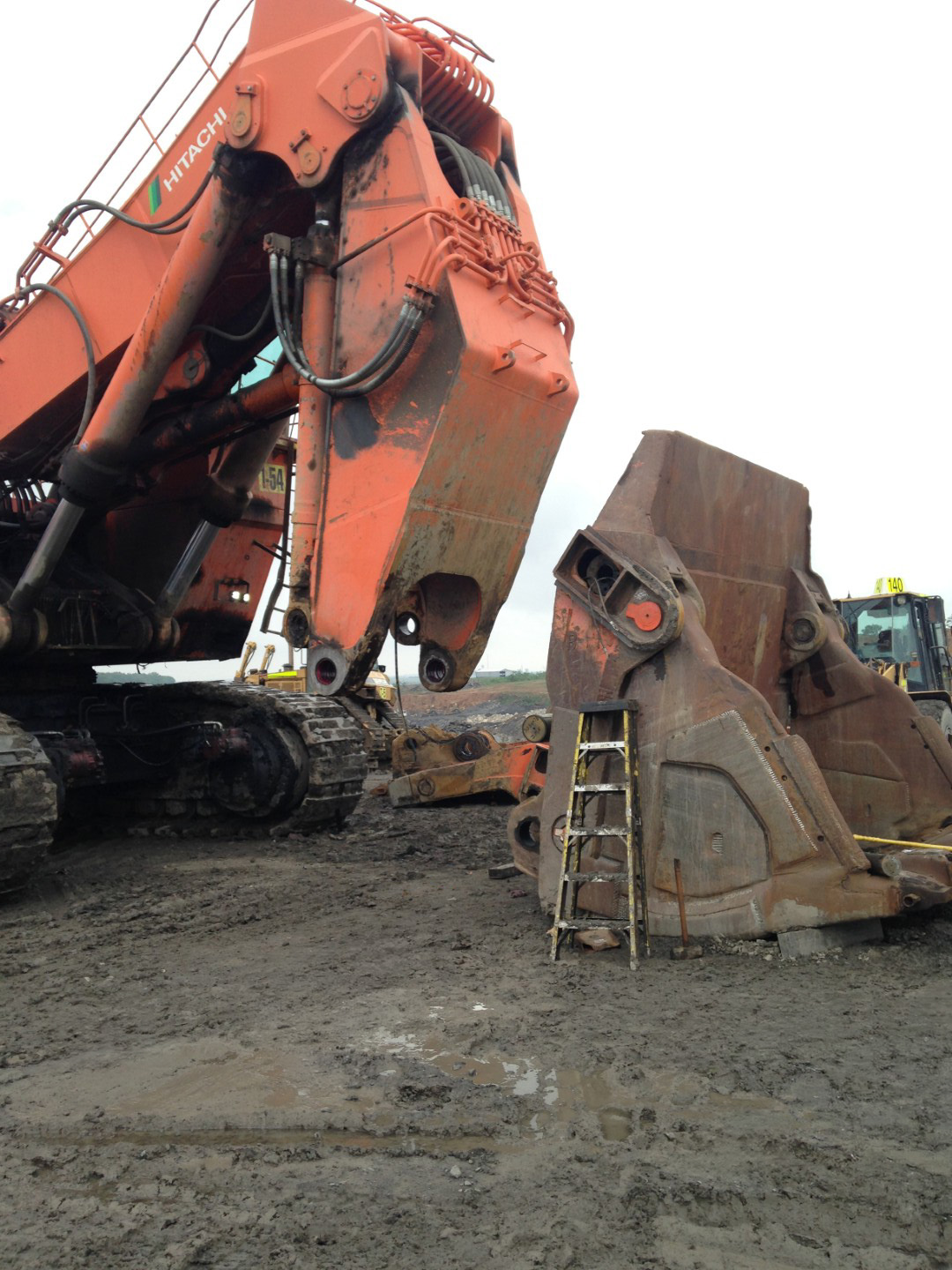 hitachi excavator bucket welding repair